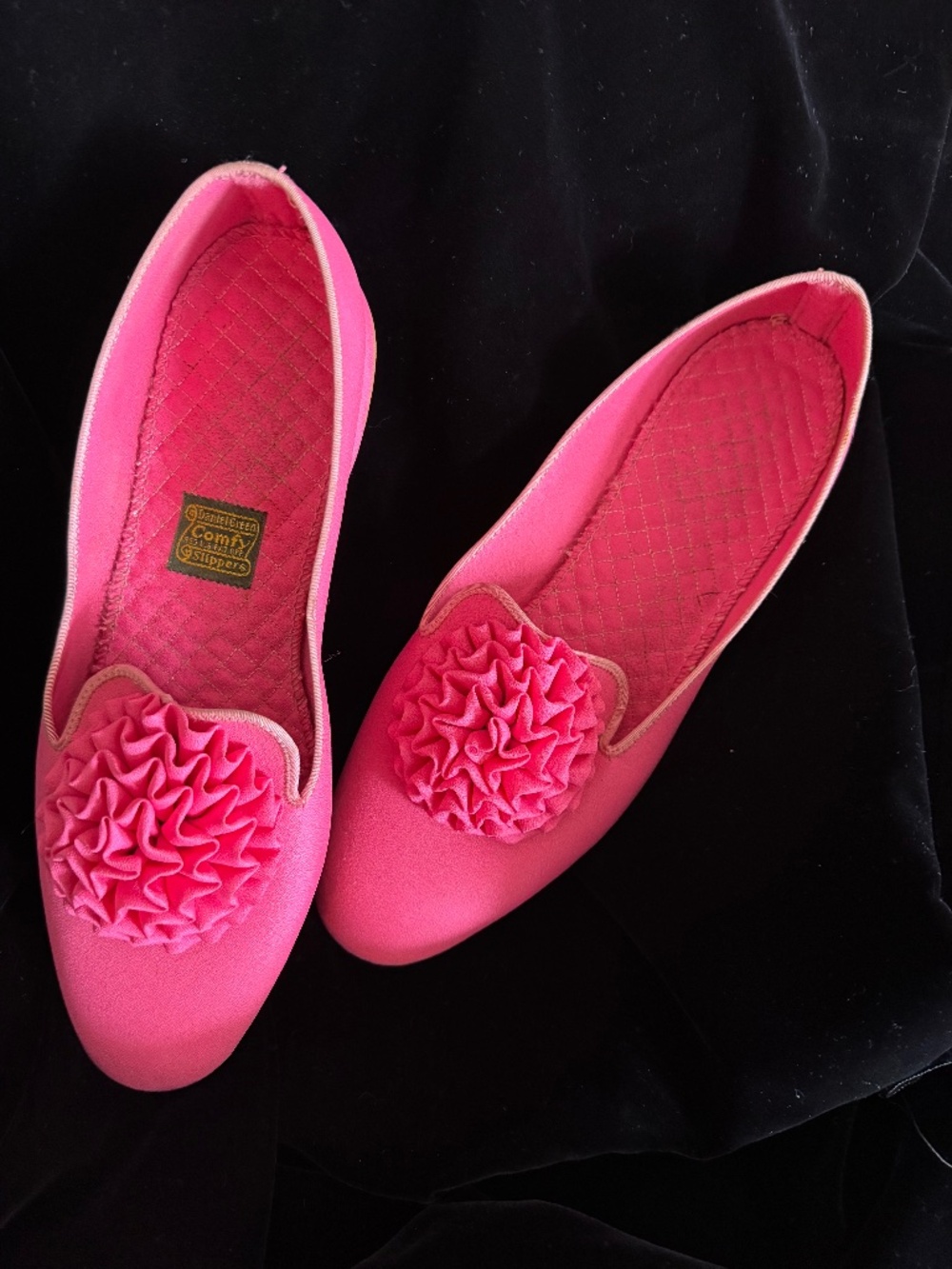 Vintage Daniel Green Comfy Slippers Shoes Hot Pink Flower Pom Pom Size 9